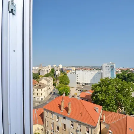 Charming N - Experience Your Way *